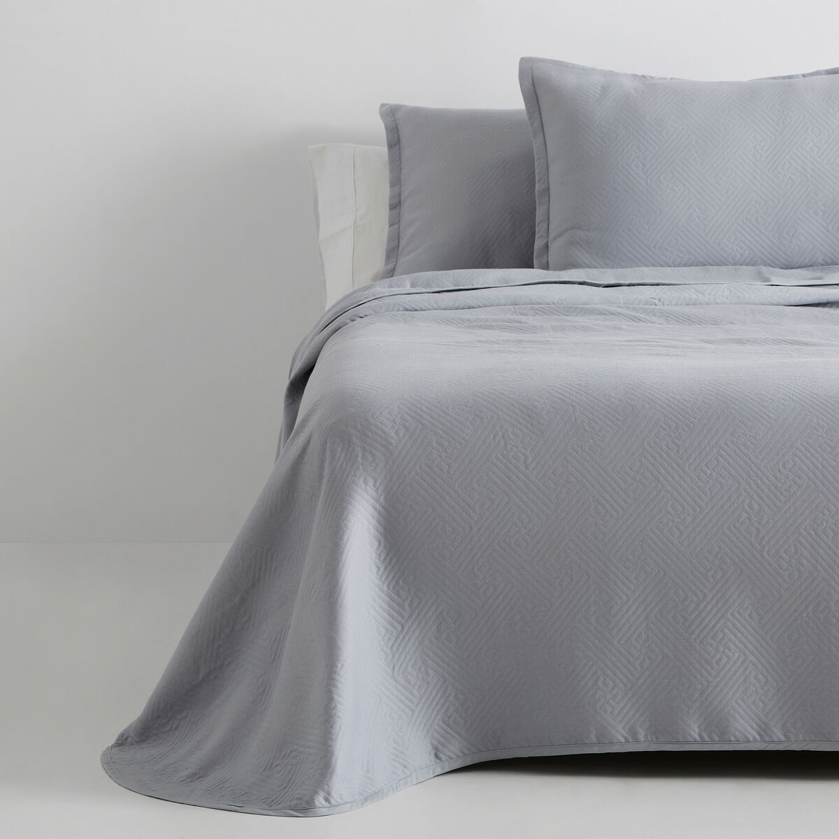 Alexandra House Living Lines Bed Cover Pearl Grey 280 x 280 cm (3 Items)-3