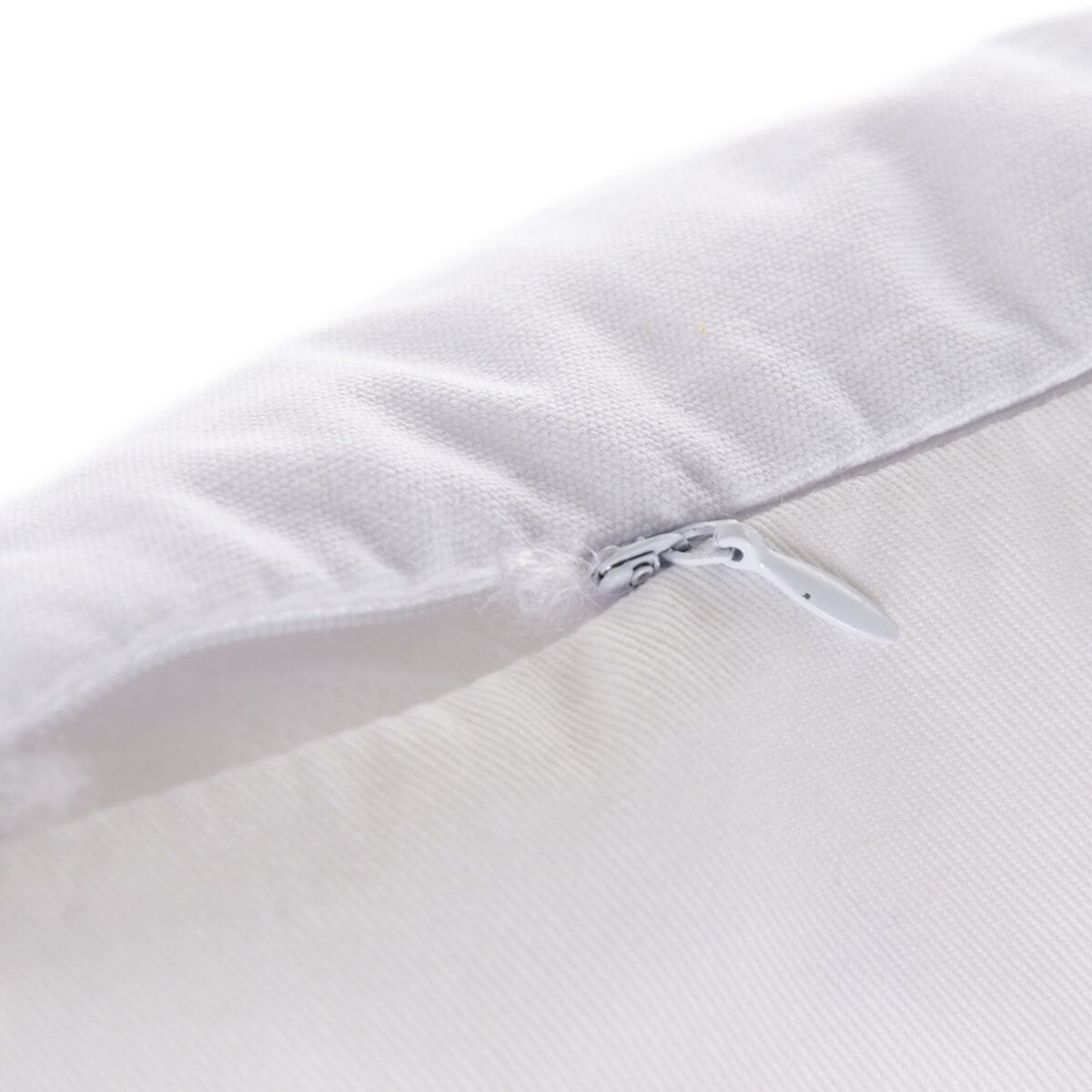 כרית קשת לבנה 40 x 40 ס 