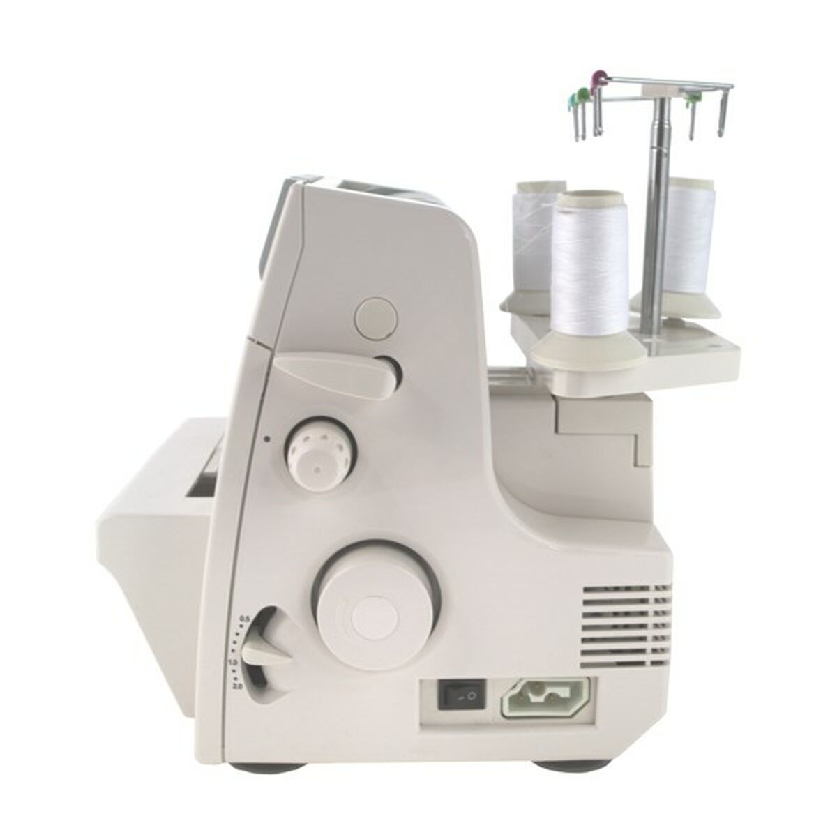 Máquina de costura  ucznik Overlock 820D-3-4