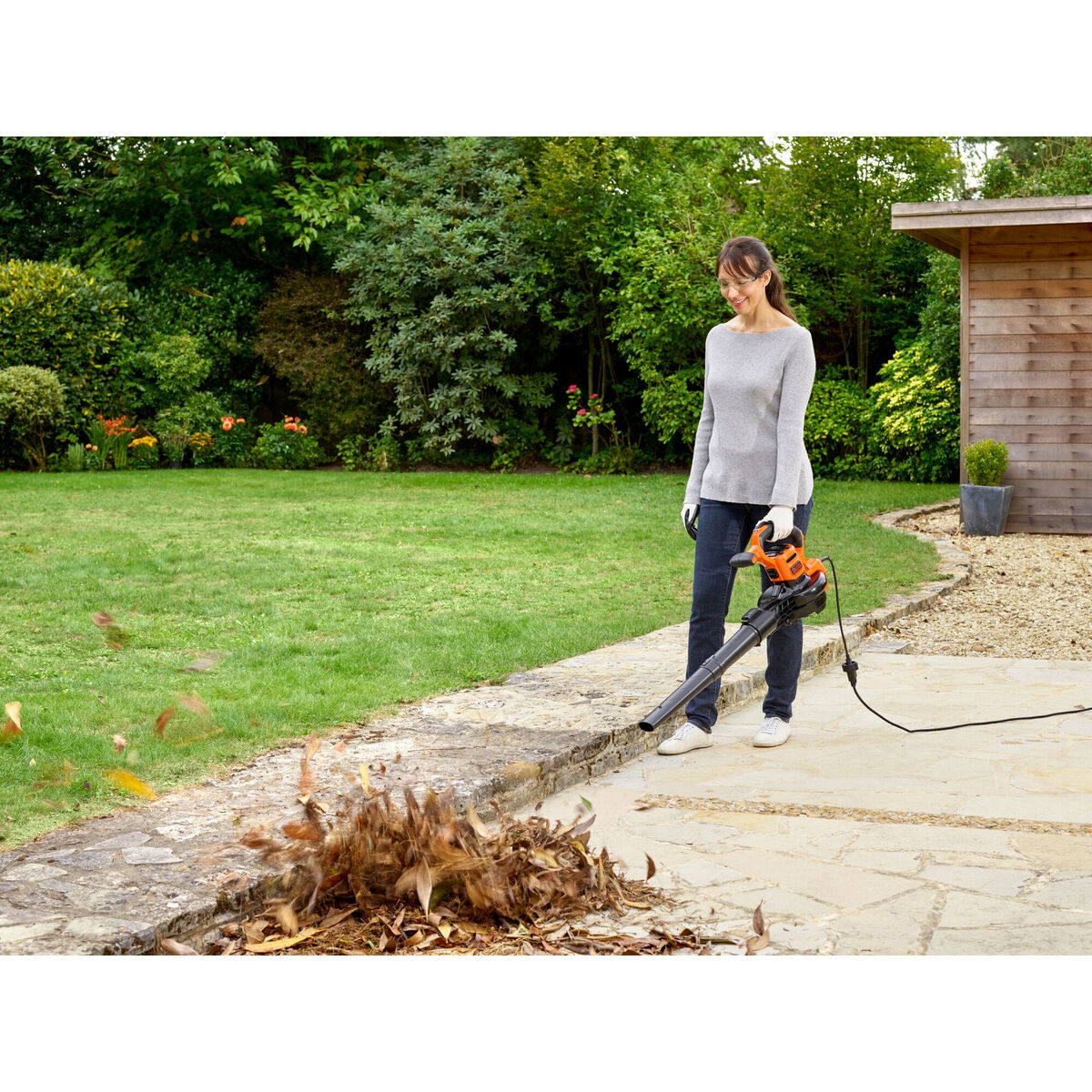 Black & Decker blower BEBLV300-QS-4