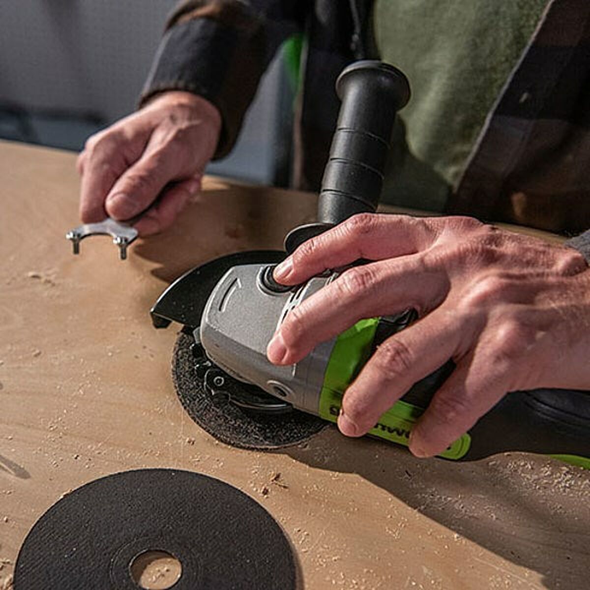 Greenworks GD24AG 125 mm açılı taşlama makinesi-3