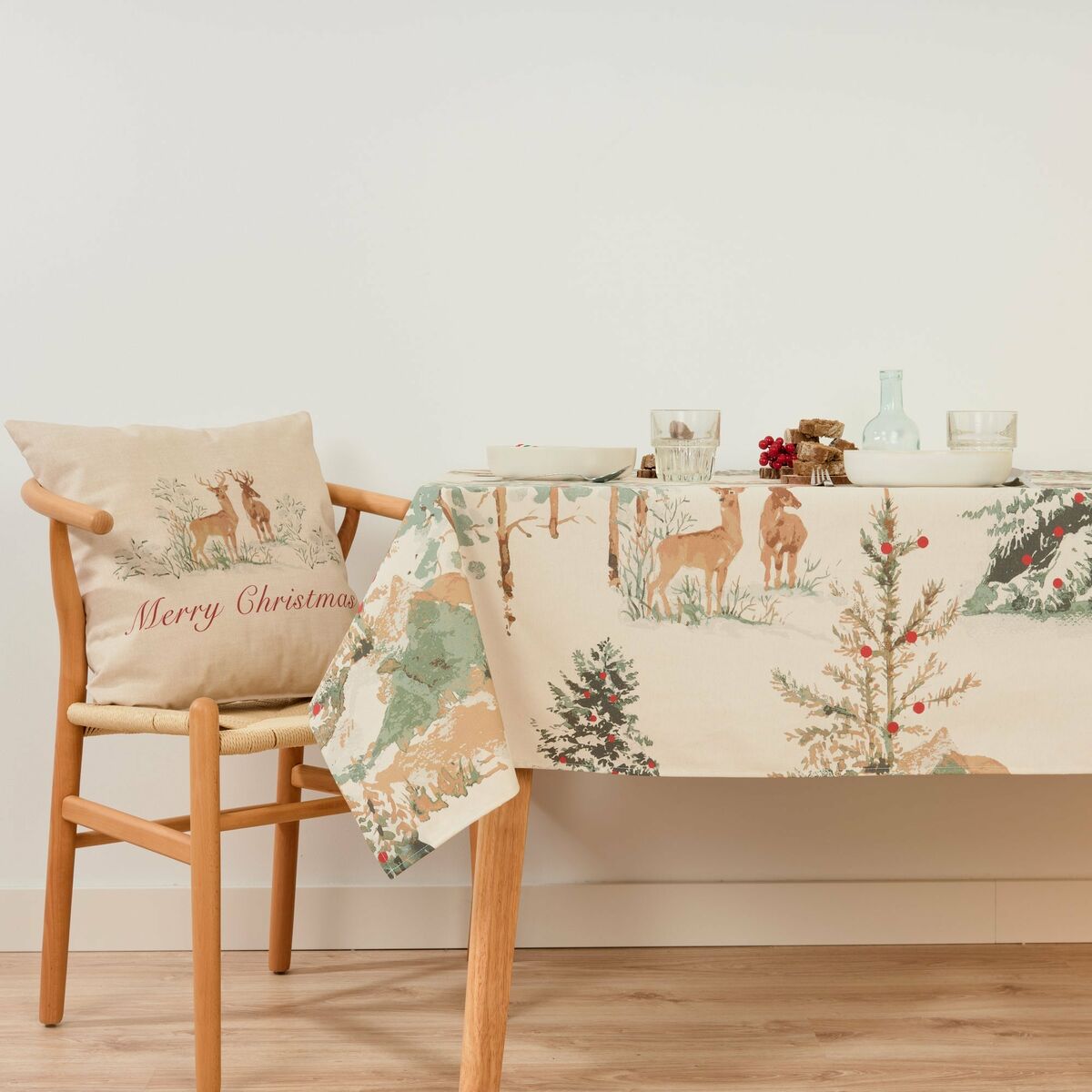 Скатерть устойчивая к пятнам Belum Christmas Deer 100 x 155 cm-2