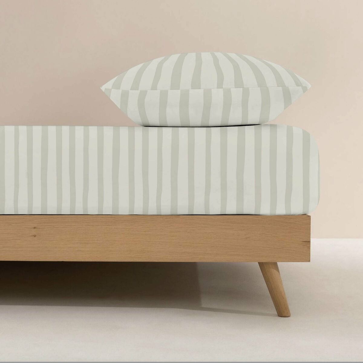 Подогнанный нижний лист Kids&Cotton Maui Разноцветный 60x120cm-3