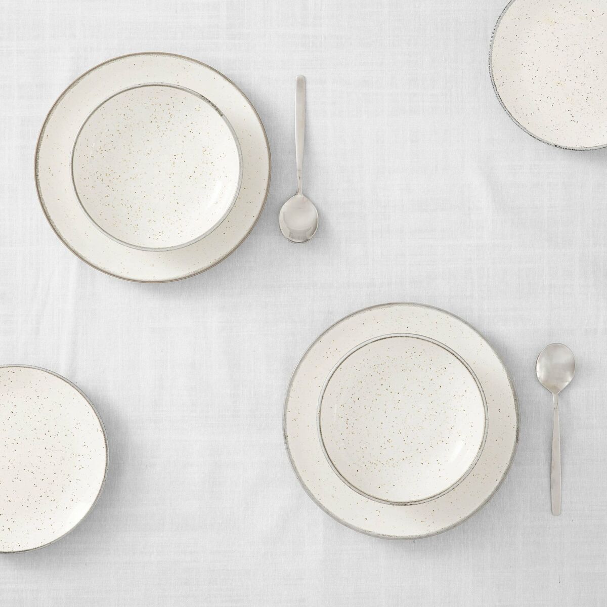 Belum Liso Stain Resistant Tablecloth 250cm x 140cm-3