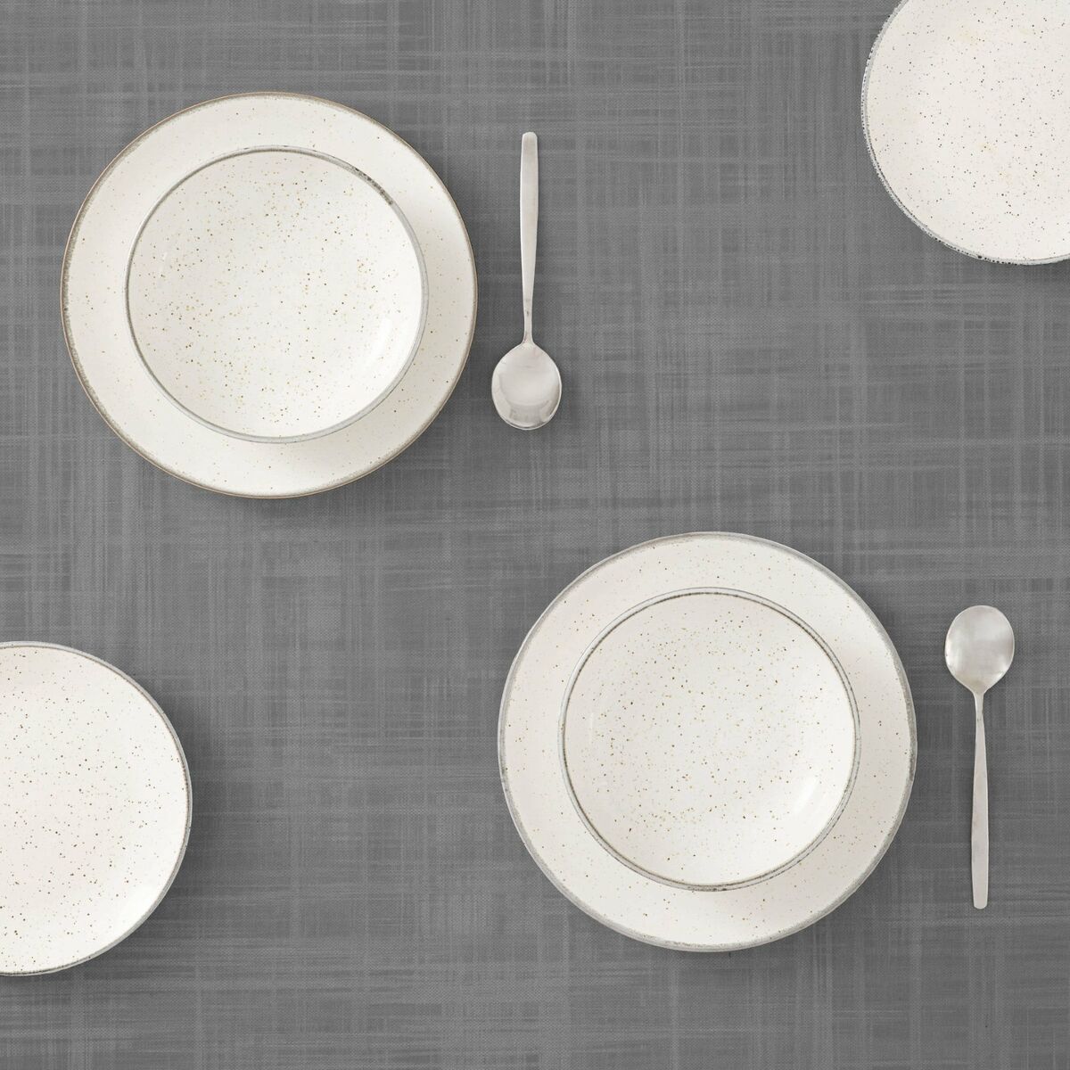 Belum Liso Stain Resistant Resin Tablecloth Dark Grey 140 x 140 cm-3