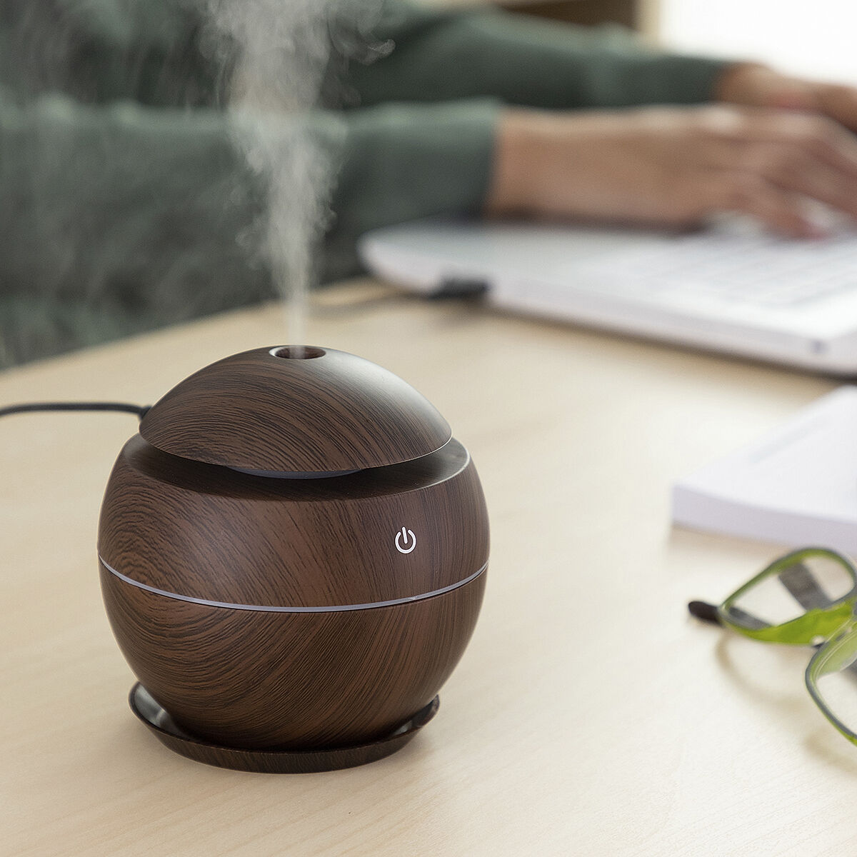 Dark Walnut InnovaGoods Mini Humidifier and Odor Sprayer-3