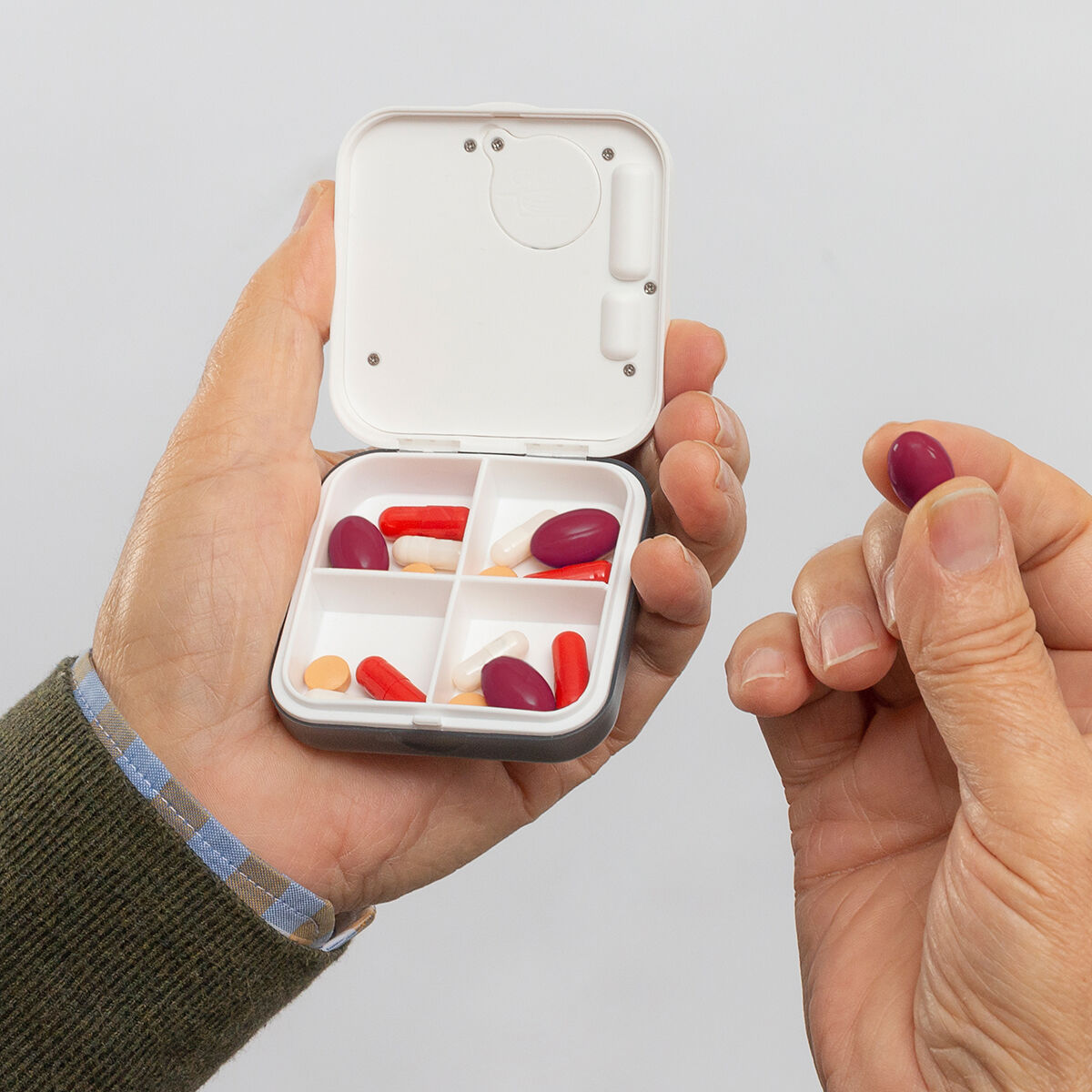 Pilly InnovaGoods Electronic Pill Box-3