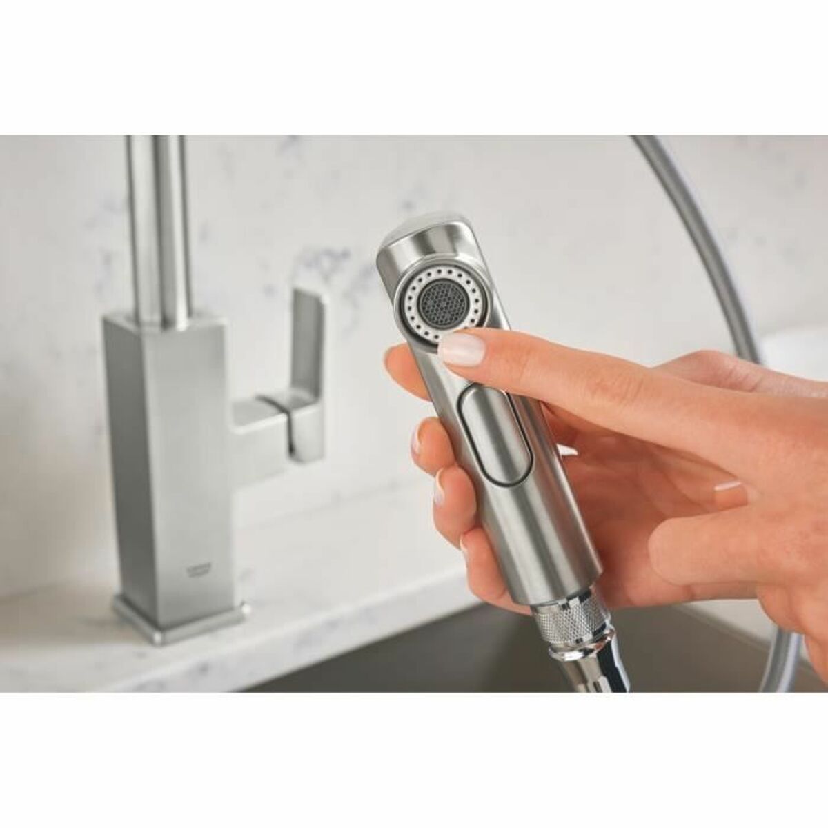 Смеситель с одной ручкой Grohe-5