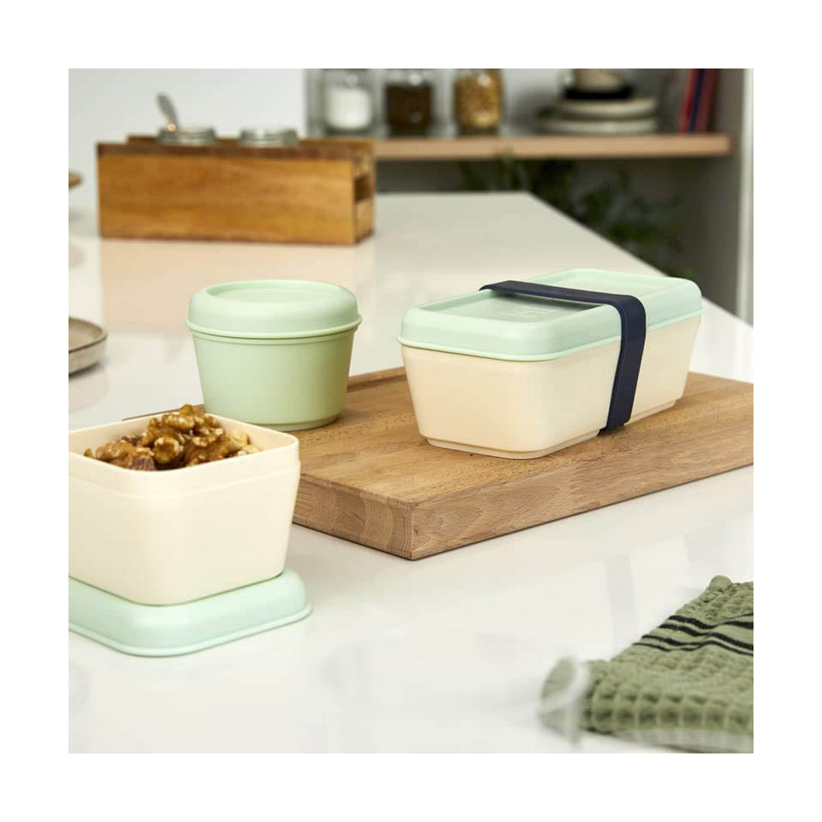 Квадратная коробочка для завтраков с крышкой Milan 330 ml-7