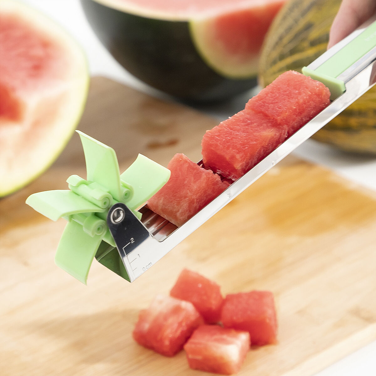 Cutmil InnovaGoods watermelon cutter-4