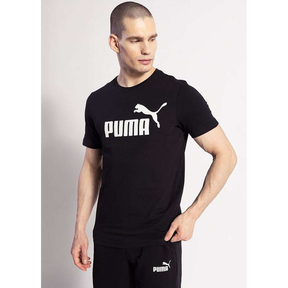 Либоси кӯтоҳмуддати мардона Puma ESS LOGO TEE 586666 01 сиёҳ-2