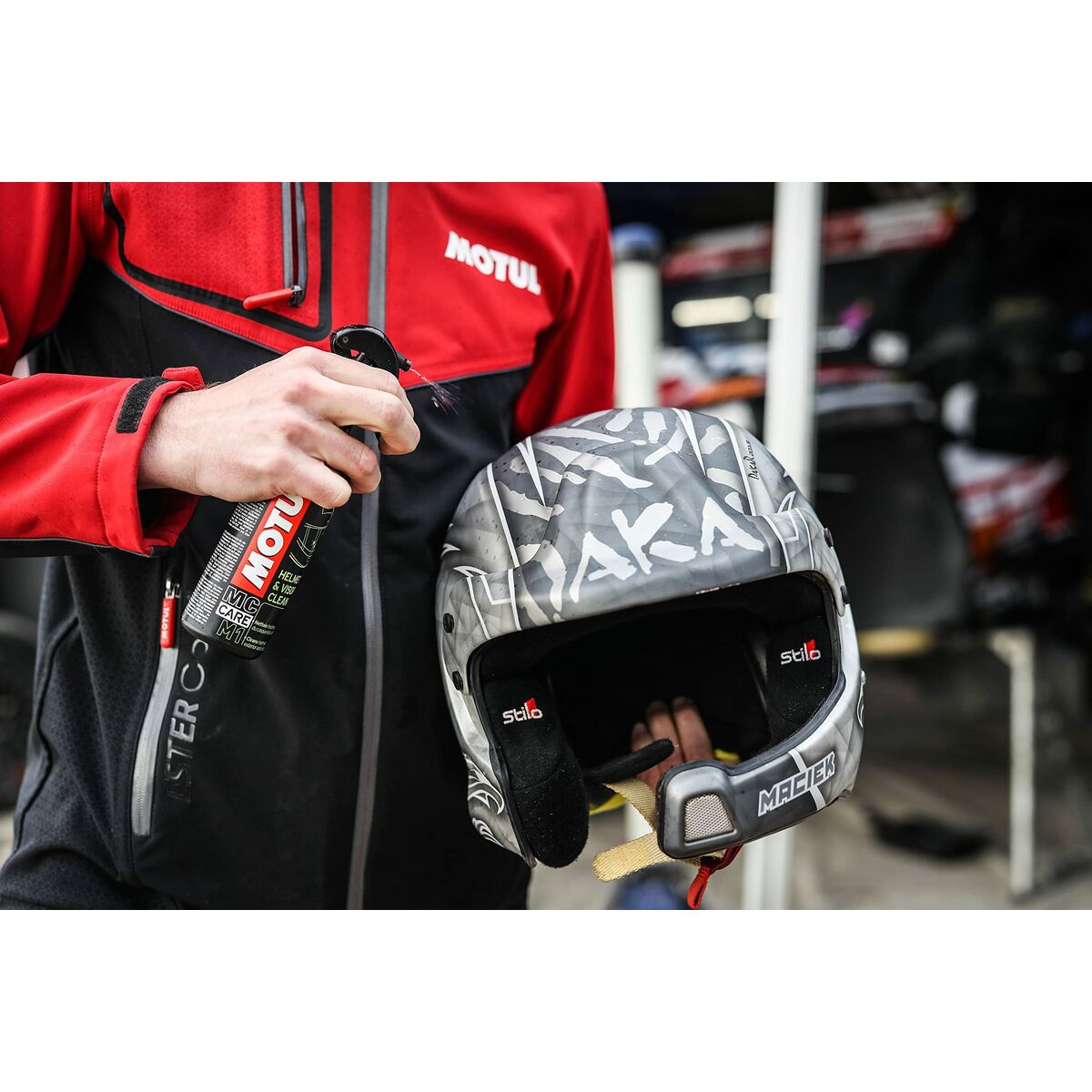 Очиститель визора шлема Motul-5