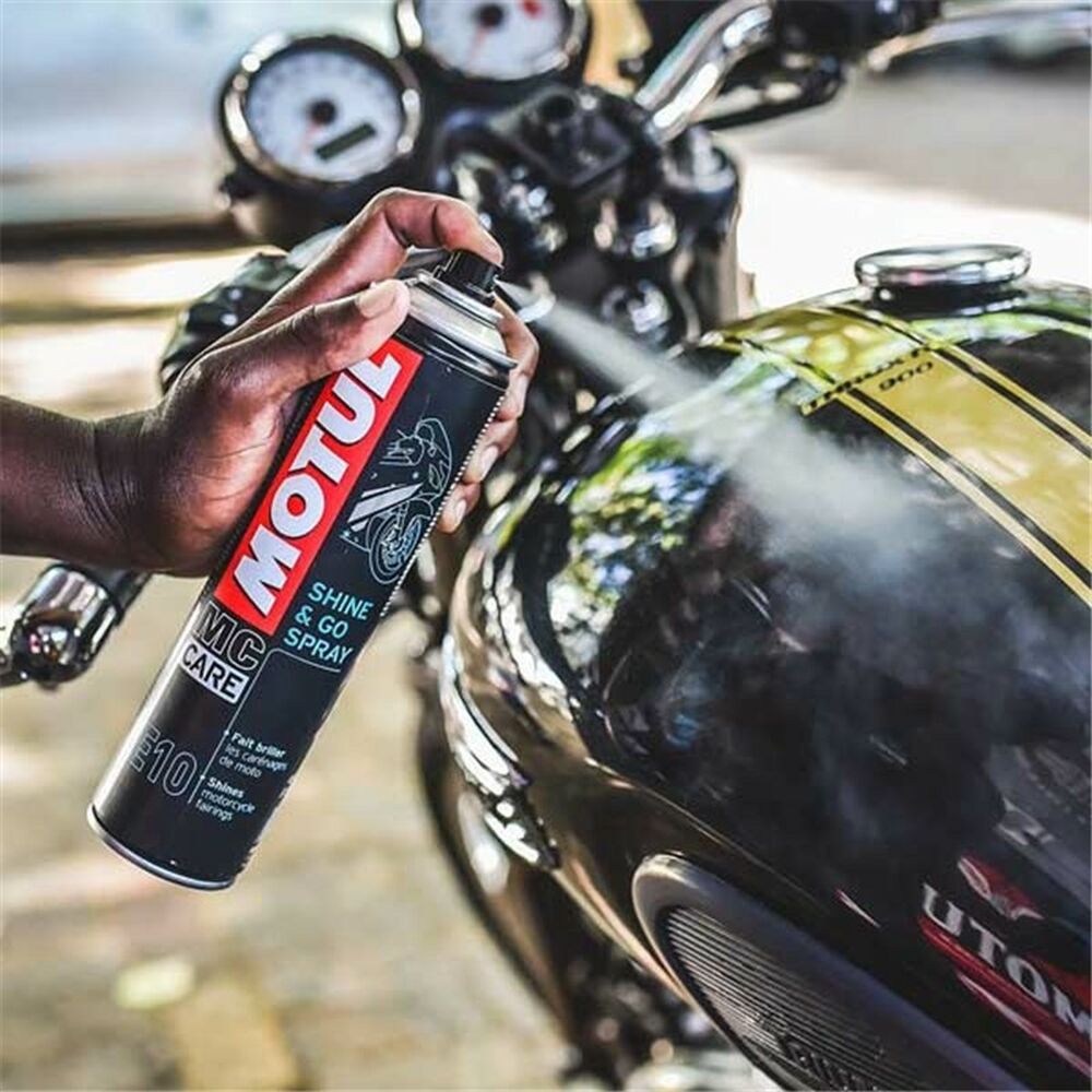 Motul MTL103175 400 ml glossy silicone motorcycle cleaner-4