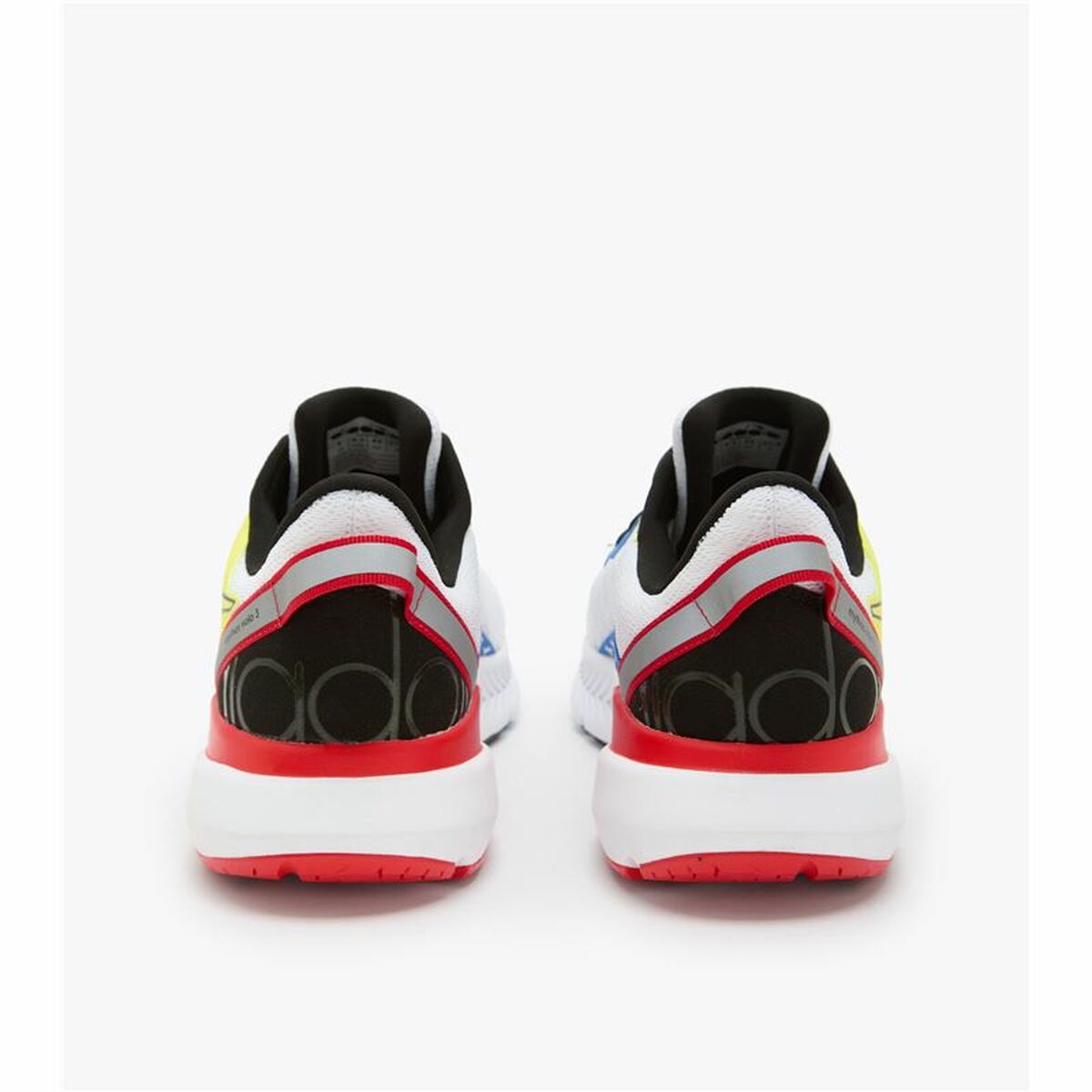 성인 달리기 운동화 Diadora Mythos Blushield Volo 3 백인 남성-4