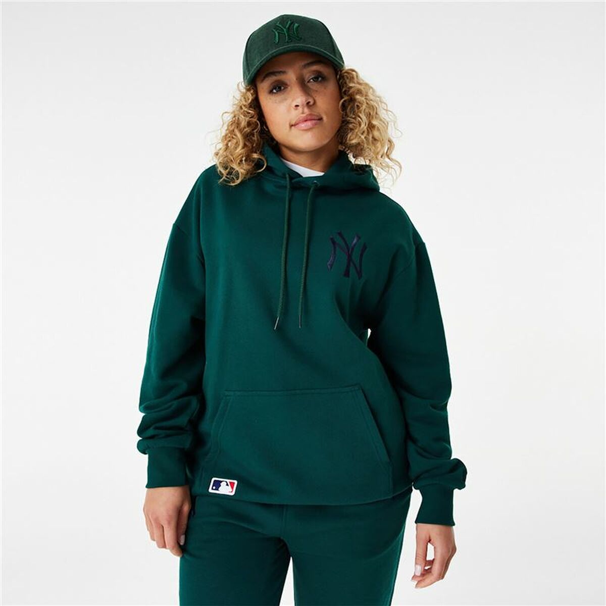New Era League Essentials New York Yankees Unisex Hoodie Dark Green-6