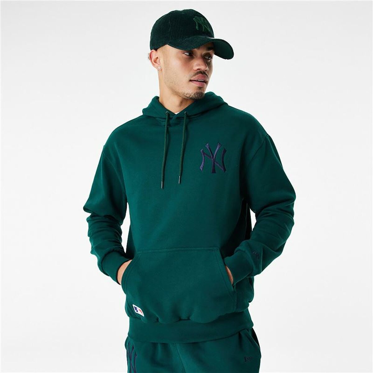 New Era League Essentials New York Yankees Unisex Hoodie Dark Green-7