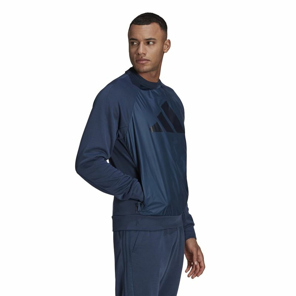 ”חולצת הבד של אדידס”-2