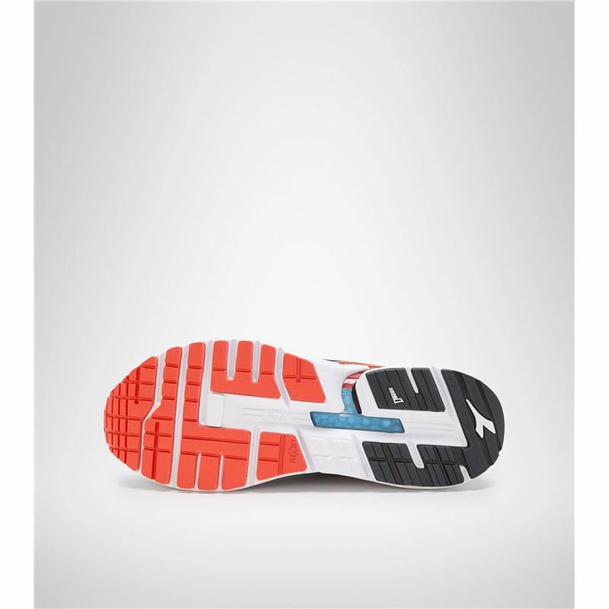 成人跑步运动鞋Diadora Mythos Blushield Vigore男士浅灰色-5