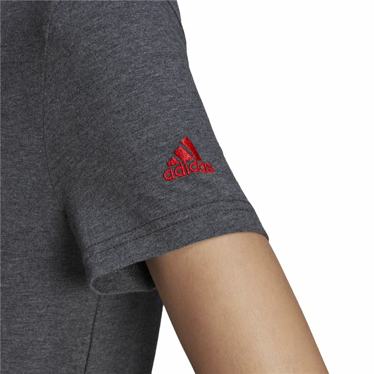 Kadın Adidas Loungewear Essentials Logo Kısa Kollu Tişört Koyu Gri-5