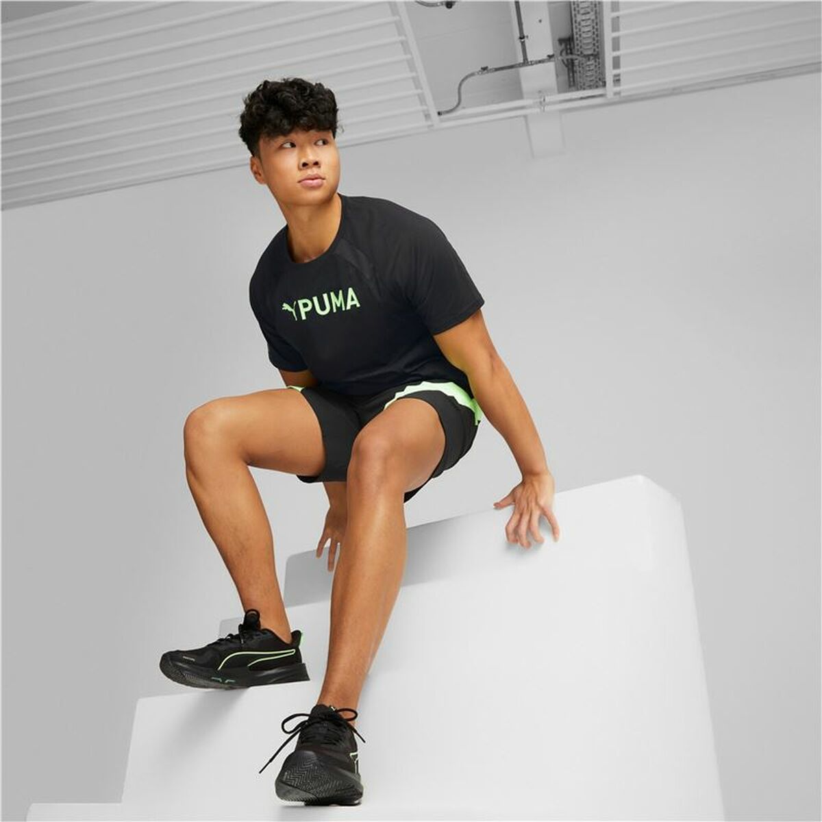 Футболка с коротким рукавом мужская Puma Ultrabreathe Triblend Чёрный-2