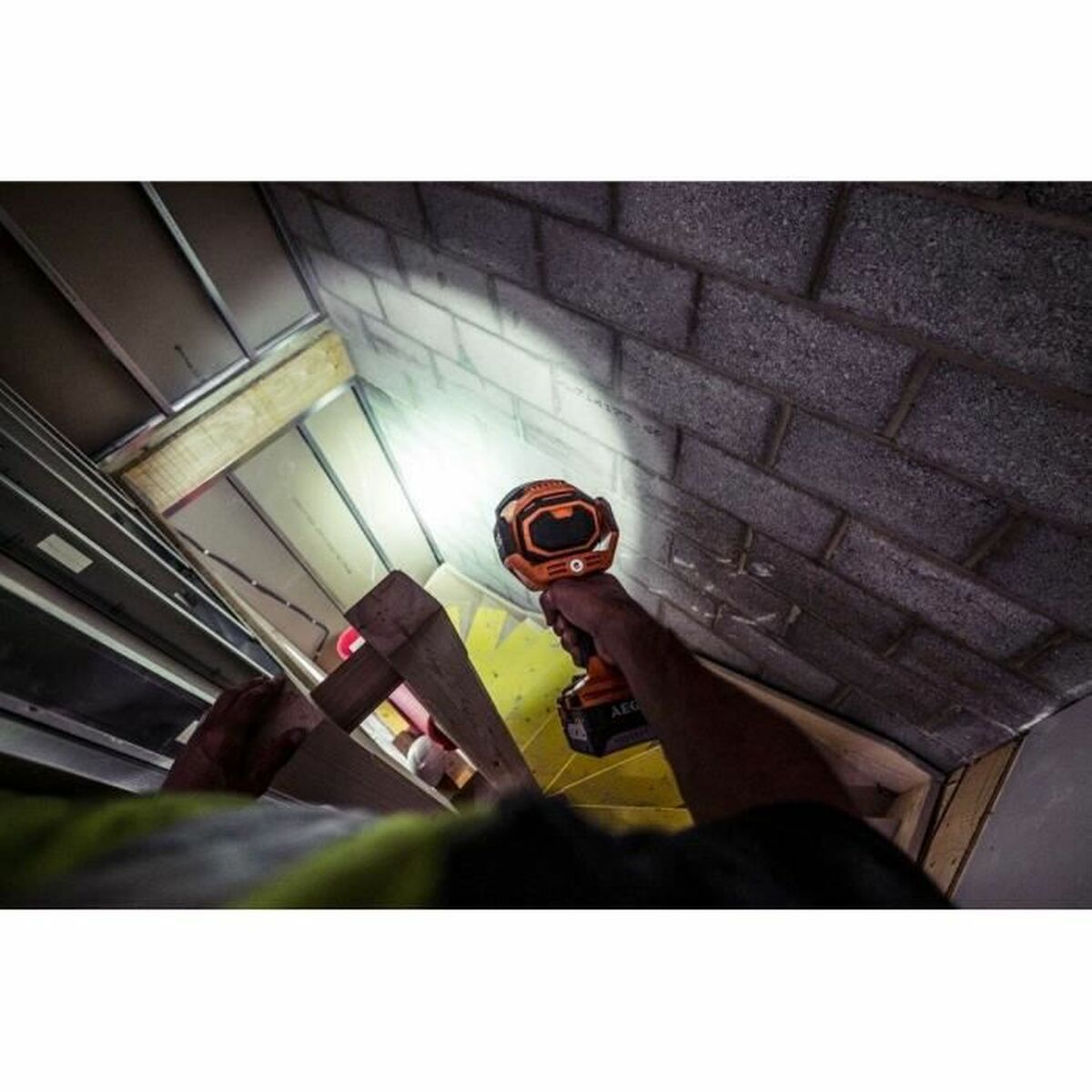 Фонарь LED Aeg BTL18-0-4