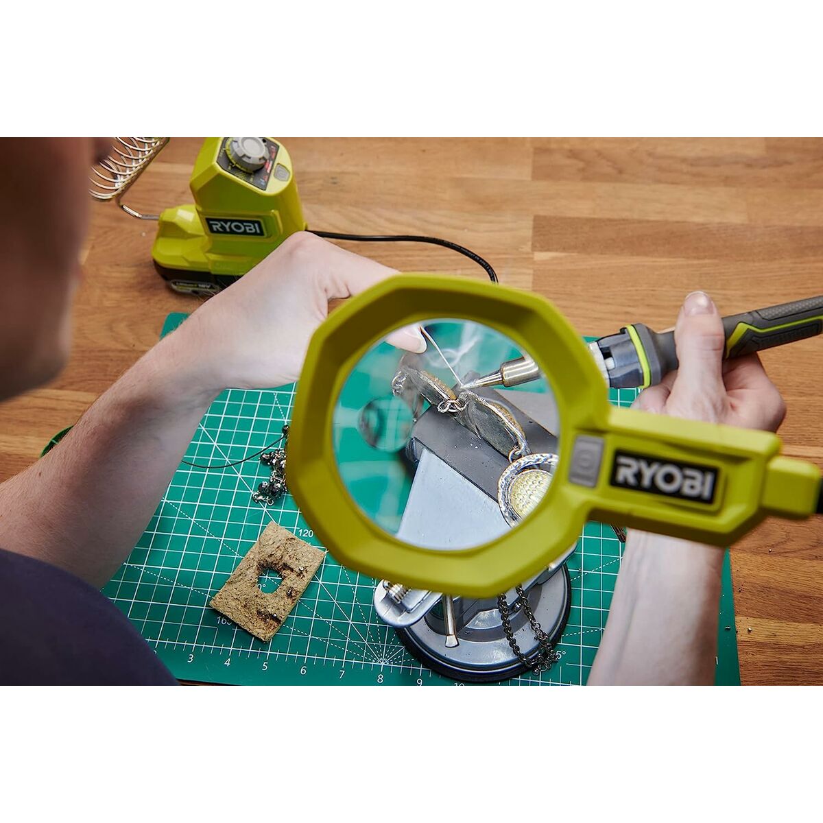 Лупа с светодиодами Ryobi Гибкая рука 2,25x 5x 400 lm-4