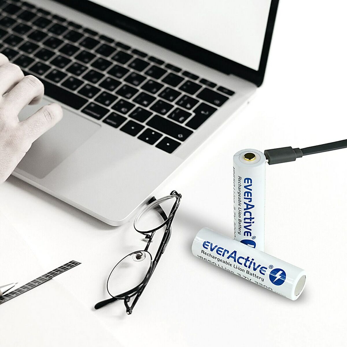 Аккумуляторная батарейка EverActive FWEV1865032MBOX 3200 mAh 3,7 V 18650-2