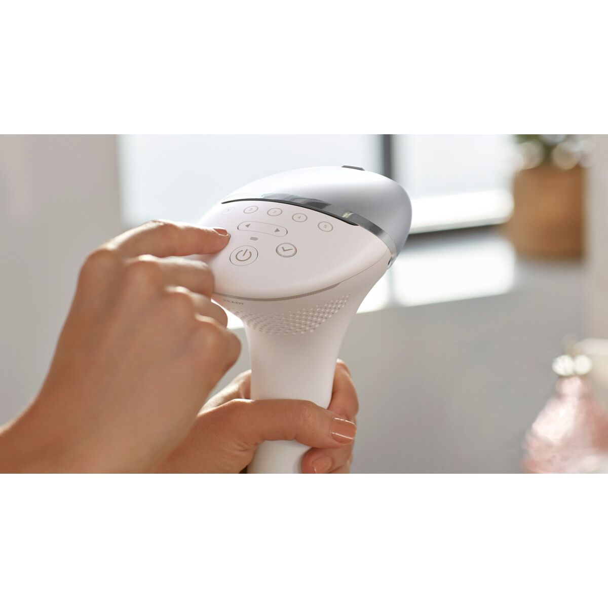 Лазерный электроэпилятор Philips Lumea Prestige BRI940/00-7