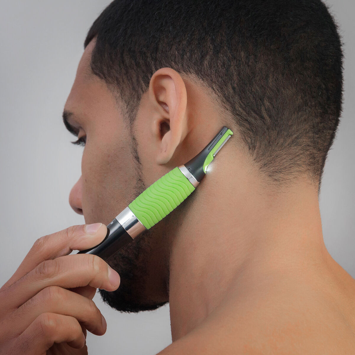 Trimmer eléctrico de alta precisión con LED InnovaGoods-5