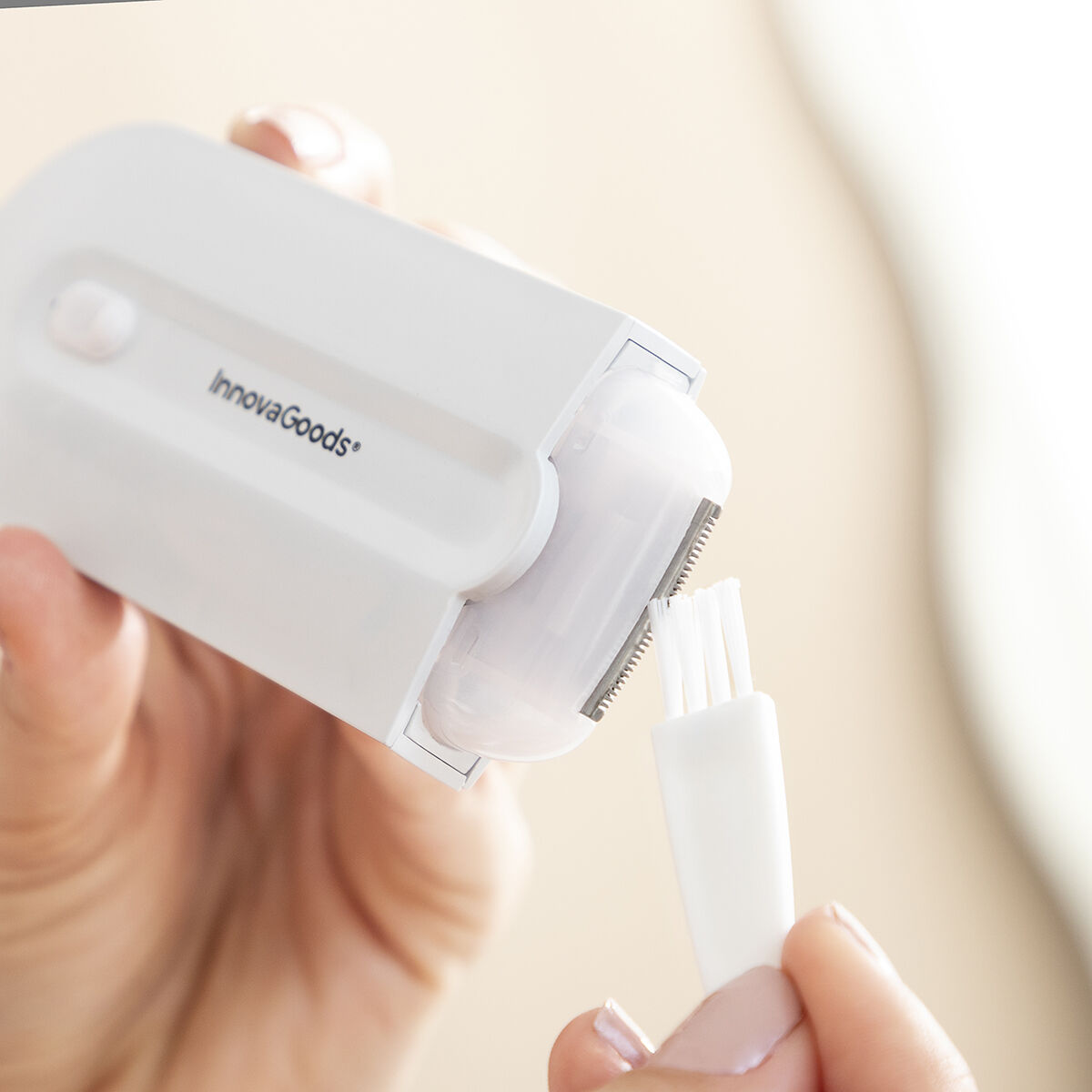 Аккумуляторная мини-бритва со светодиодной подсветкой Epiluch InnovaGoods-8