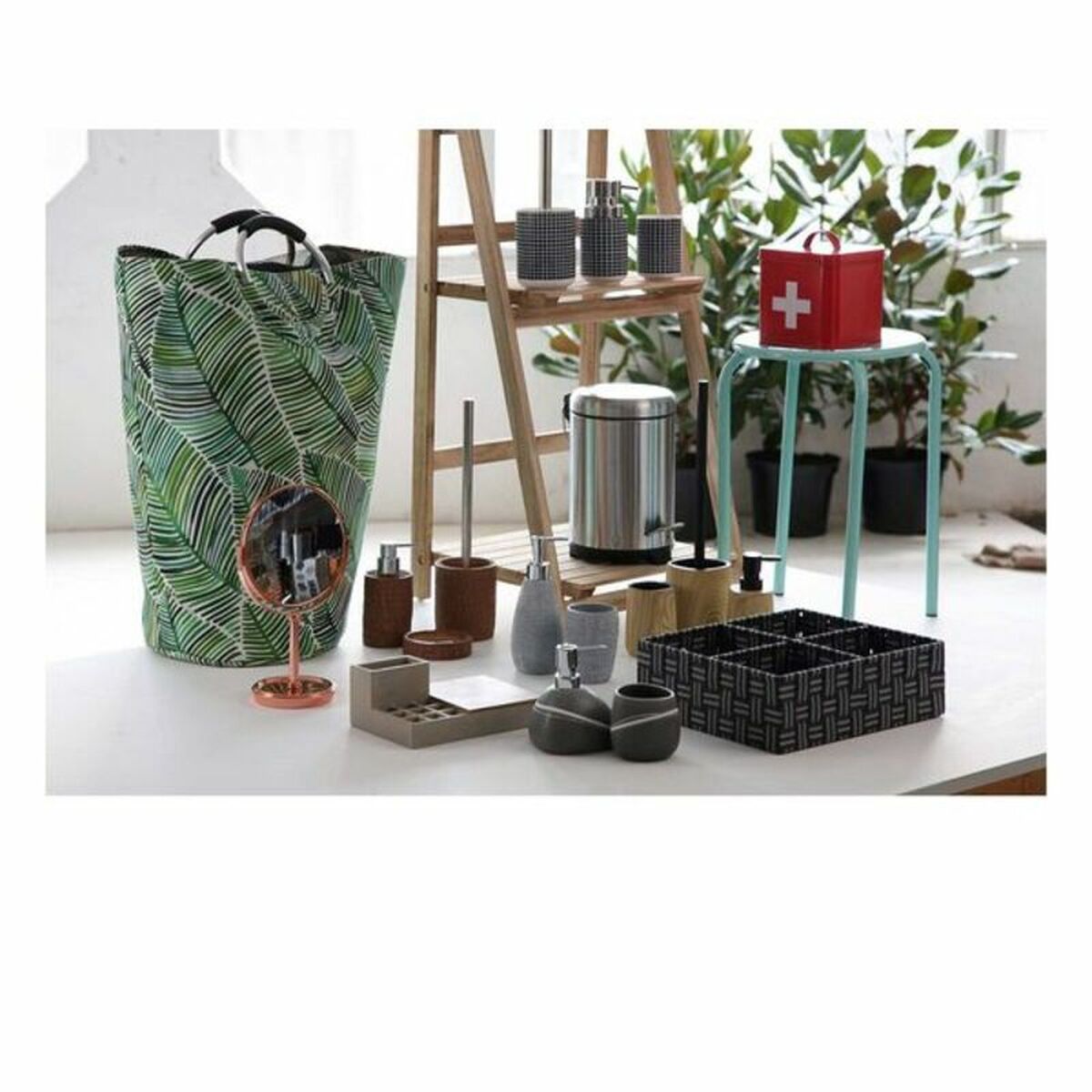 Versa Tatiana Çox Rəngli Reçine Diş Fırçası Tutacağı 7.5 x 9.9 x 7.5 sm-2