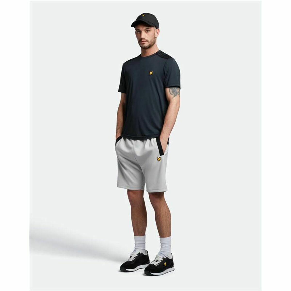 قميص Lyle & Scott Sp1-Shoulder ذو الأكمام القصيرة للرجال السود-4