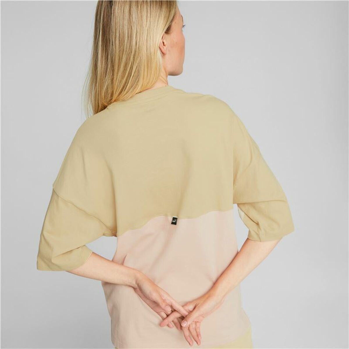 Camiseta de manga curta feminina Puma Colorblock Bege-4