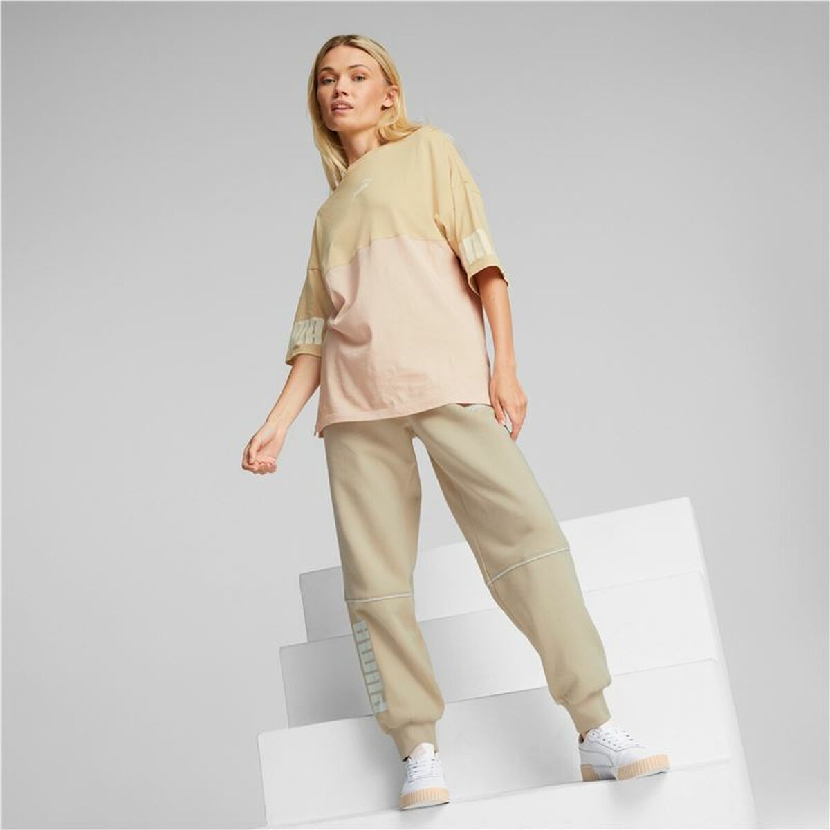 Camiseta de manga curta feminina Puma Colorblock Bege-7