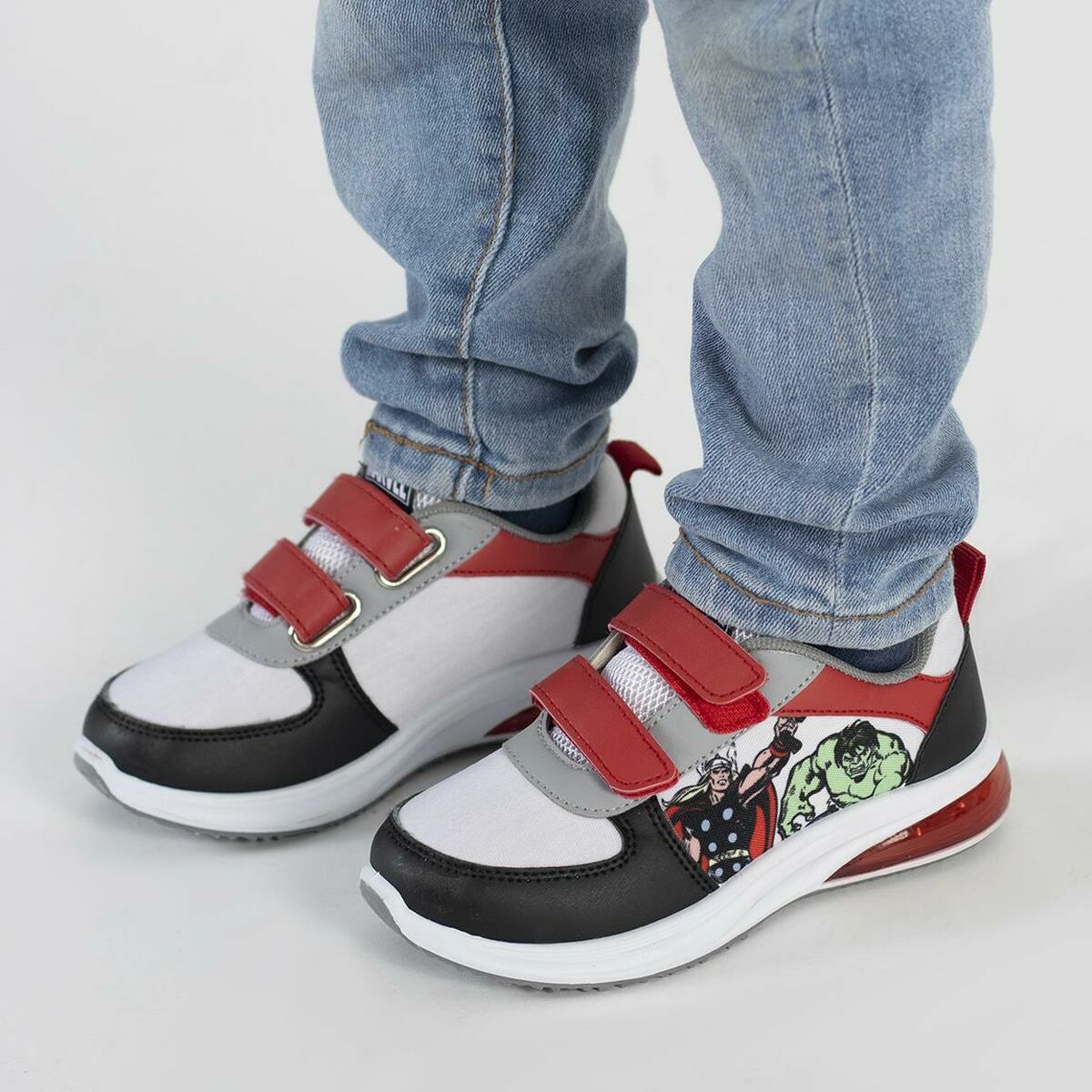 带有LED的运动鞋The Avengers Velcro Black-4
