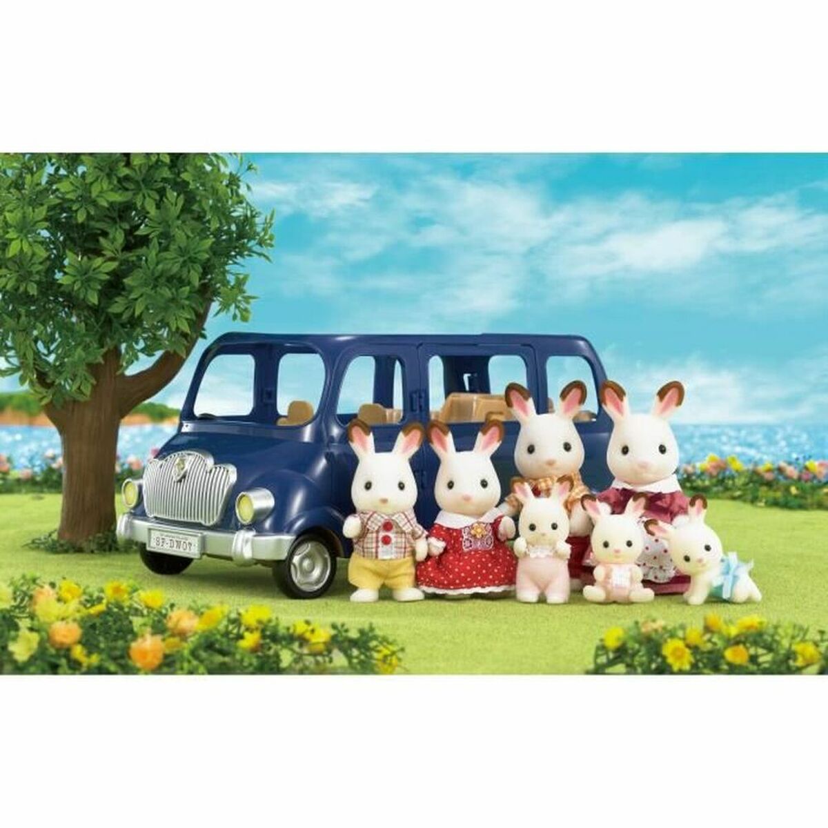 Sylvanian Families Monospace 7 heykelcikleri yerleştiriyor