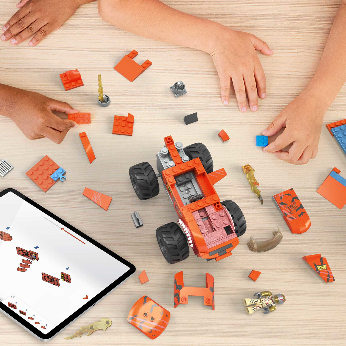 Строительный комплект Hot Wheels Mega Construx - Smash & Crash Shark Race 245 Предметы-5