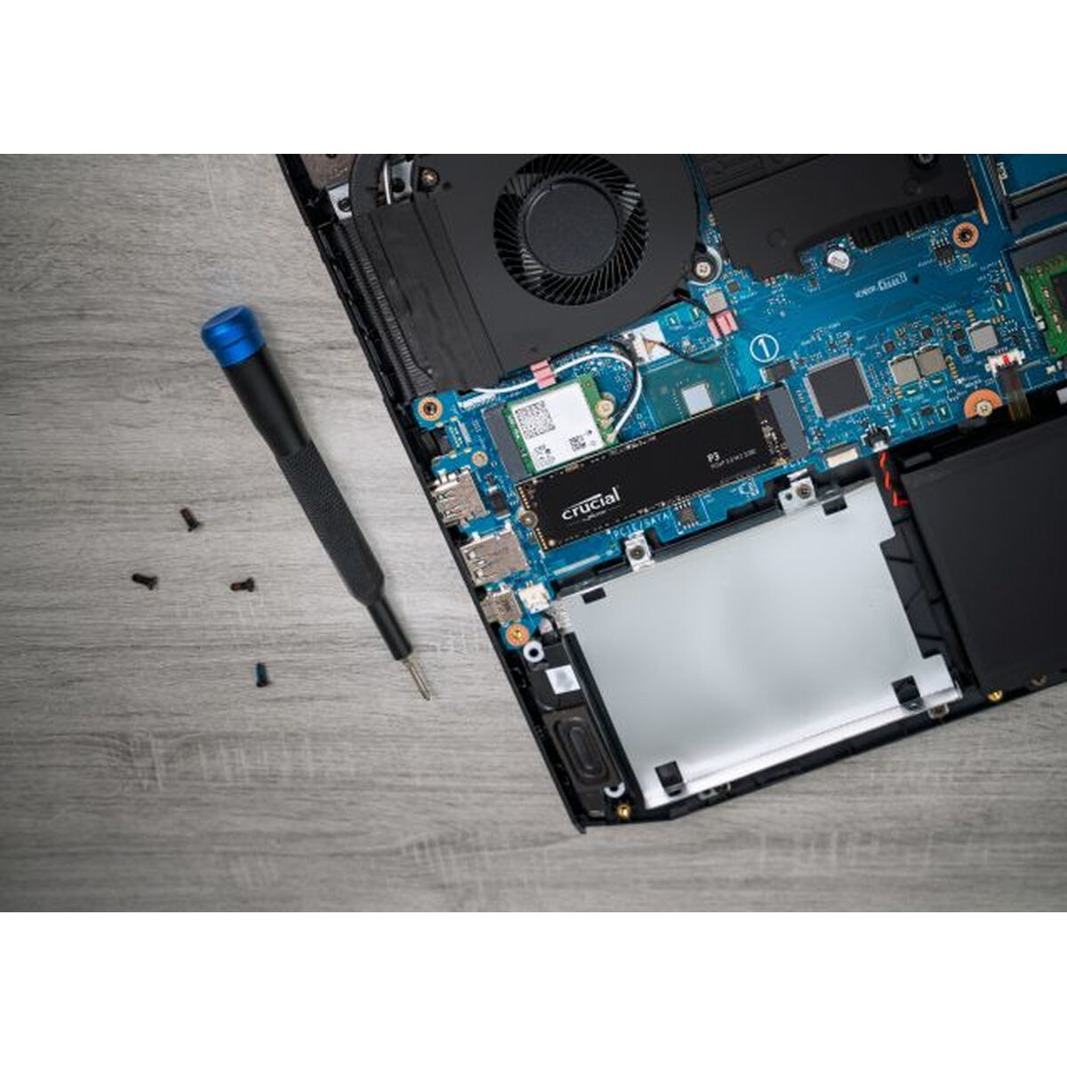Crucial P3 4 TB SSD qattiq disk-3
