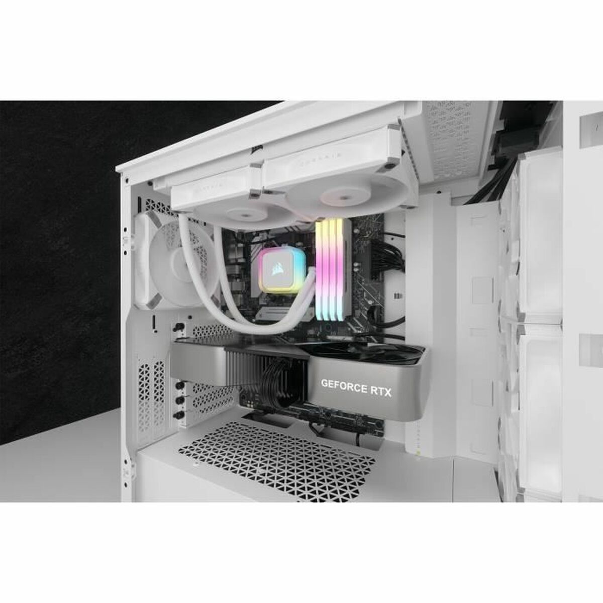 Охлаждающее основание для ноутбука Corsair CW-9060078-WW-2