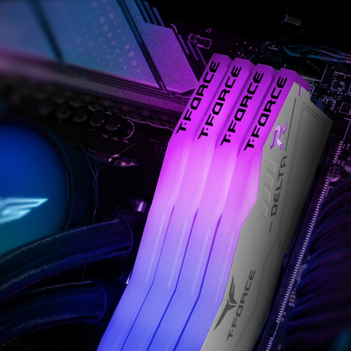 Память RAM Team Group FF4D564G6000HC38ADC01 2 x 32 GB Белый-3