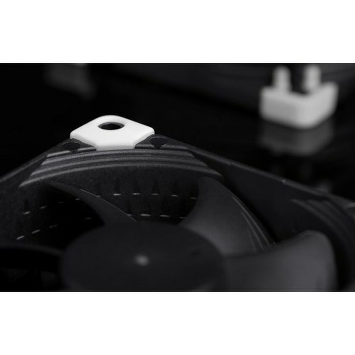 Вентилятор в корпусе Noctua NF-A8 PWM CH.BK.S Ø 8 cm-2