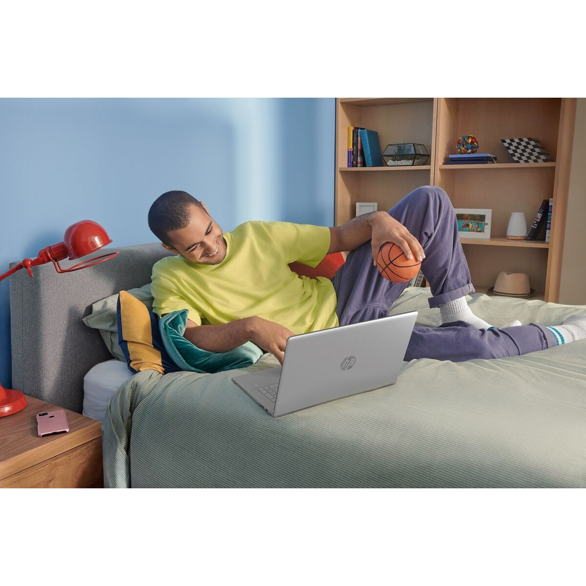 Ноутбук HP 17-cn3053cl 17,3 Intel Core i5-1335U 16 GB RAM 12 GB RAM 512 Гб SSD (Пересмотрено A+)-6