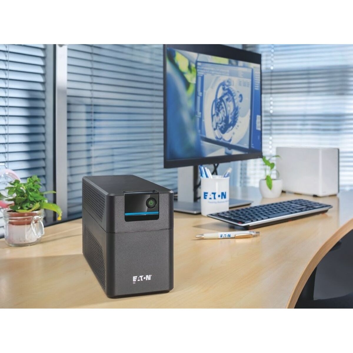 Система бесперебойного питания Интерактивная SAI Eaton 5E700F 360 W-2