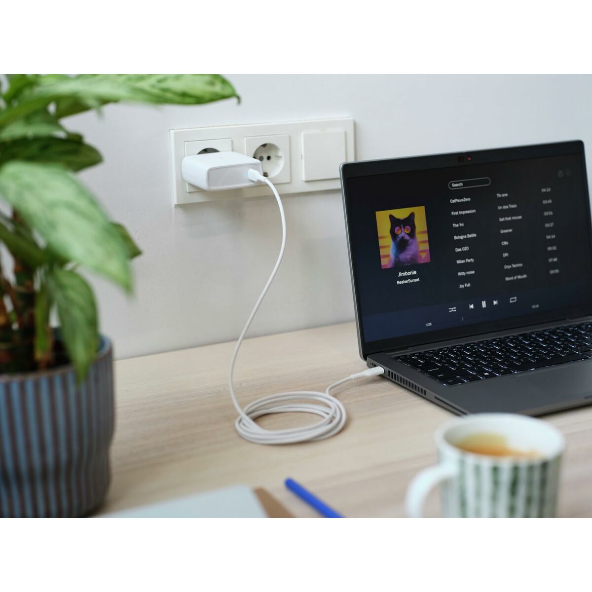 Network charger Trust 25140 100 W White-4