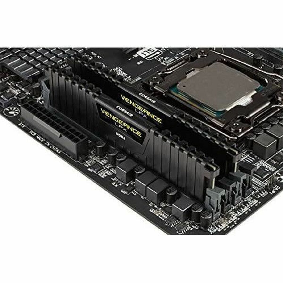 Память RAM Corsair CMK16GX4M2A2400C14 16 Гб DDR4 2400 MHz-4