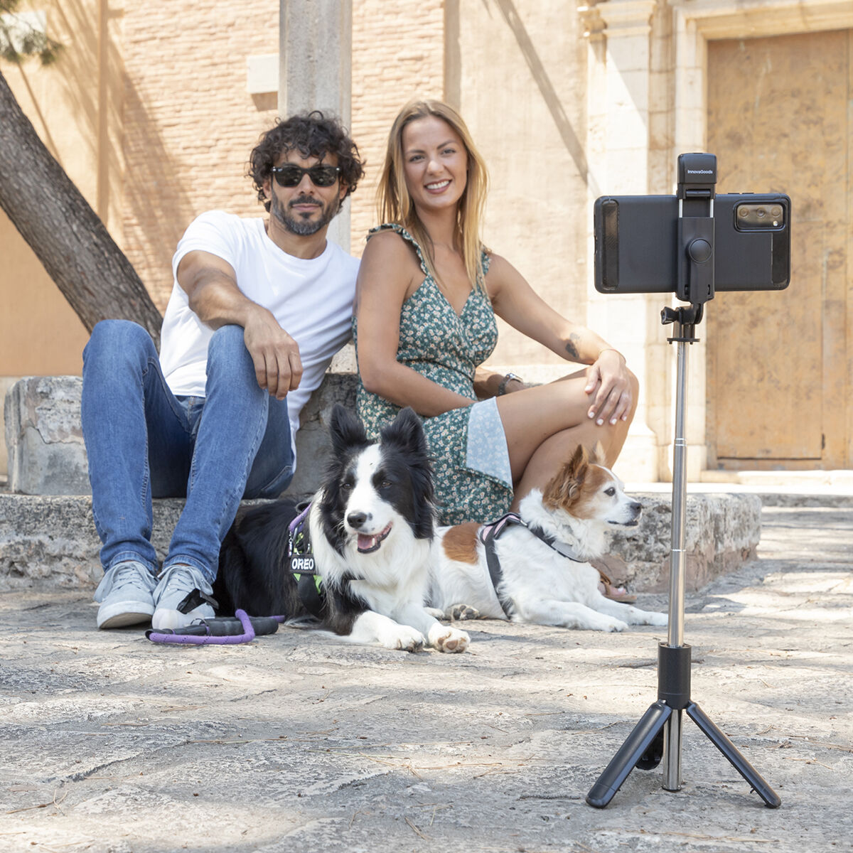 Retractable tripod for mobile devices with lighting and Tridiex InnovaGoods remote control-3