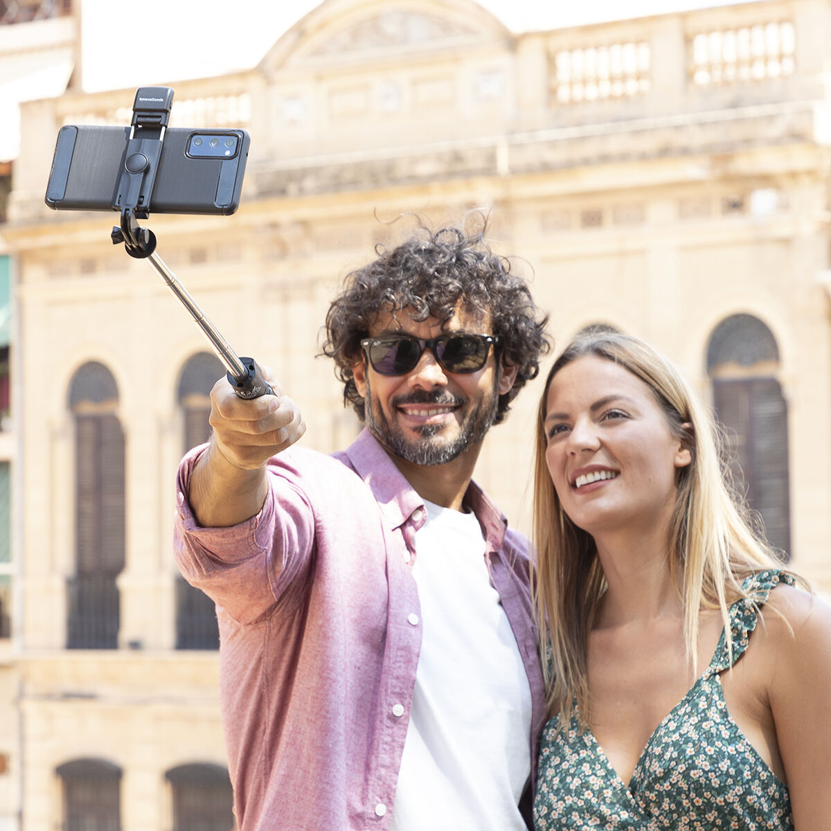 Retractable tripod for mobile devices with lighting and Tridiex InnovaGoods remote control-5
