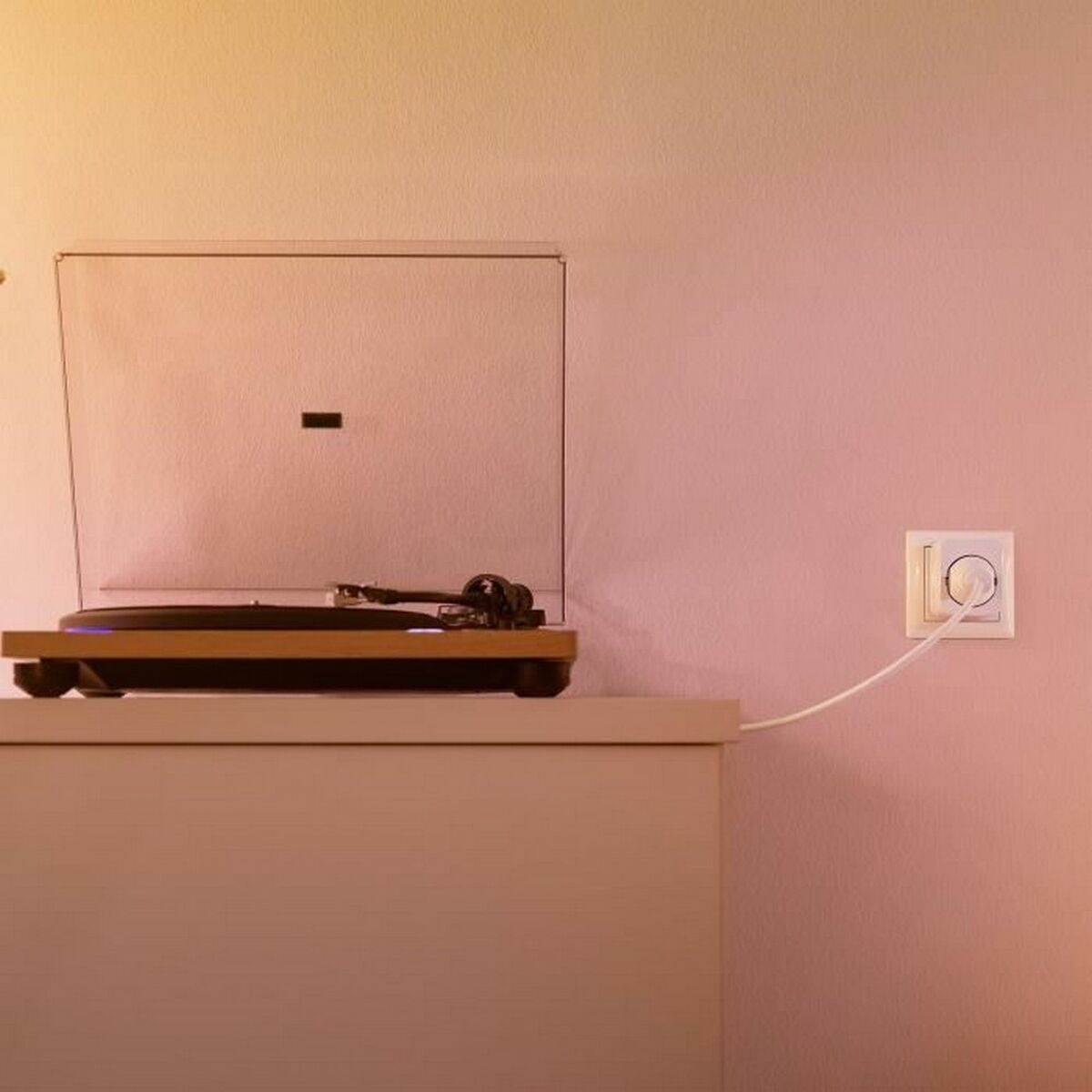 Умная розетка Wiz Wi-Fi 10 A-5