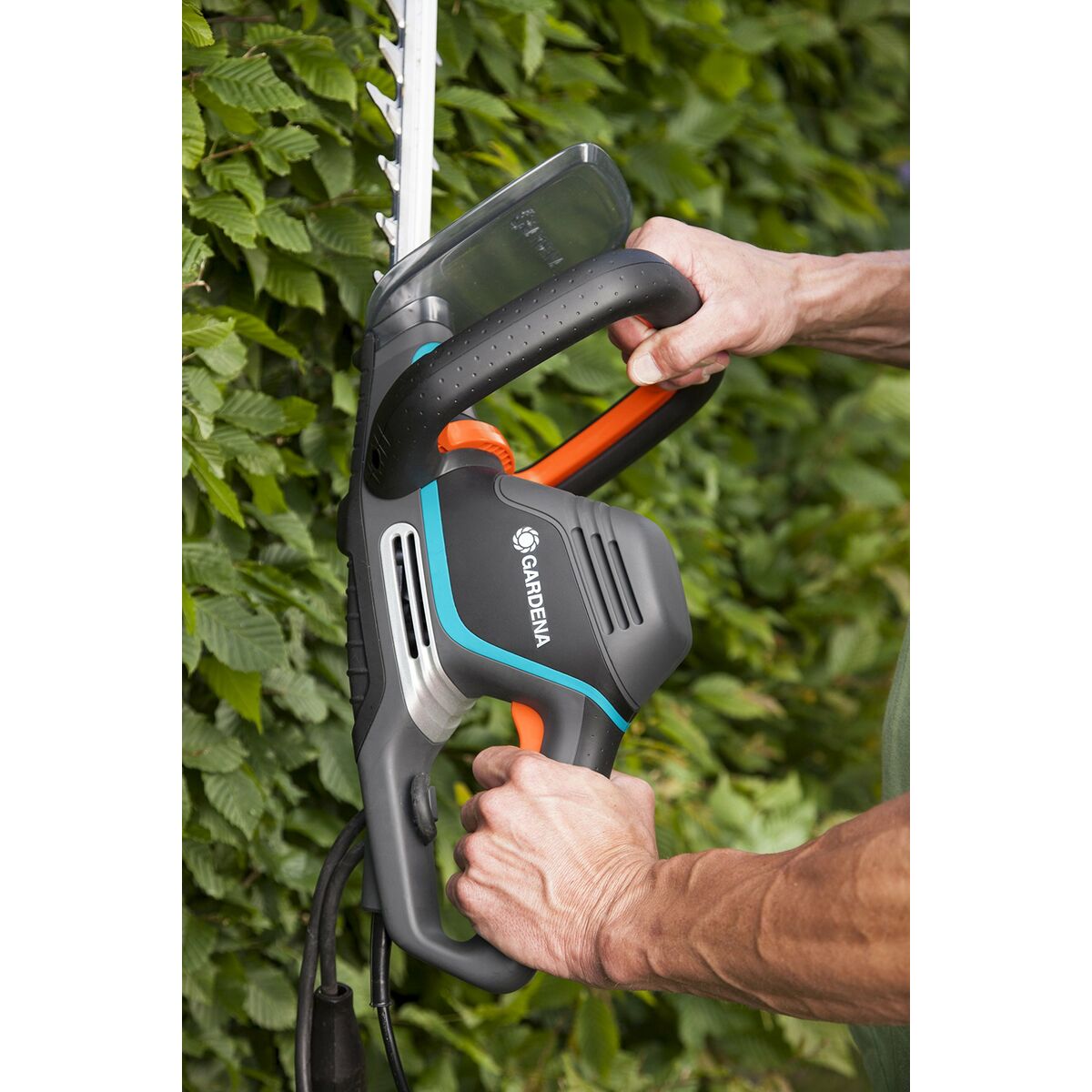 Hedge trimmer Gardena 9835-20 700 W 230 V-4