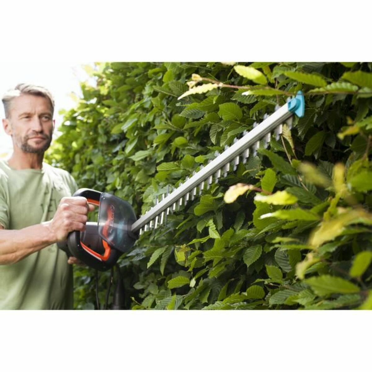 Hedge trimmer Gardena 9835-20 700 W 230 V-8